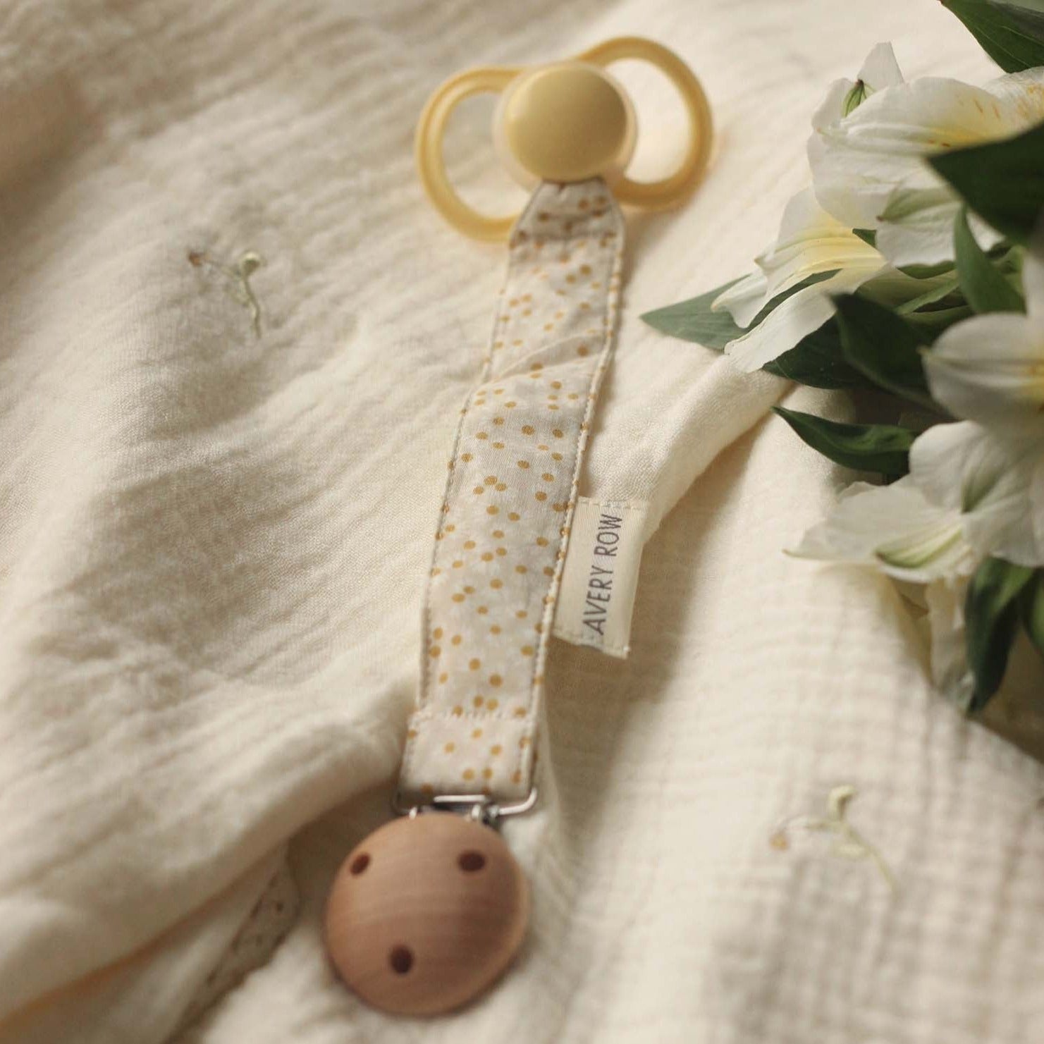 Pacifier Holder Daisy Meadow Avery Row UK