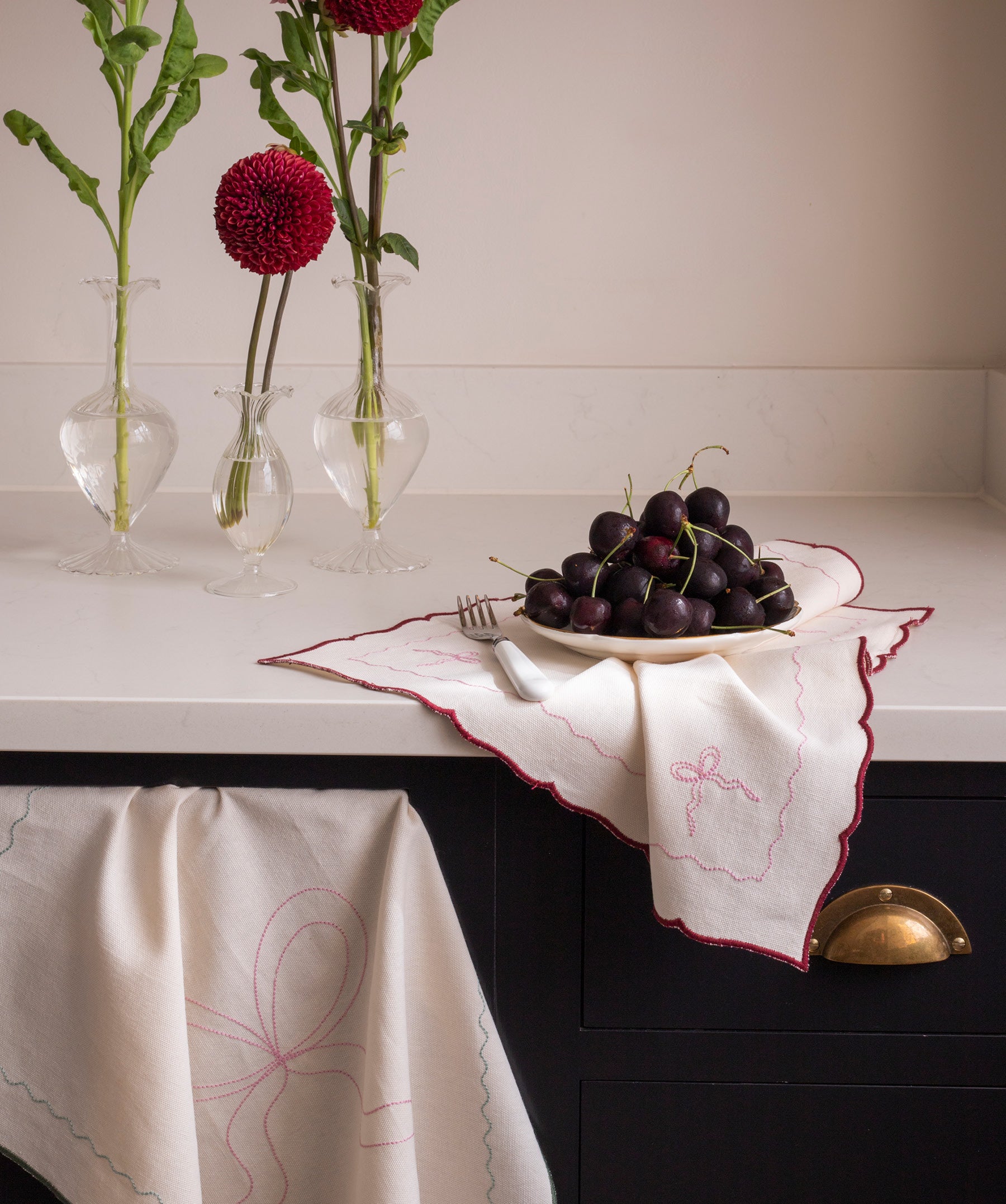 Embroidered Bow Napkins Set 2