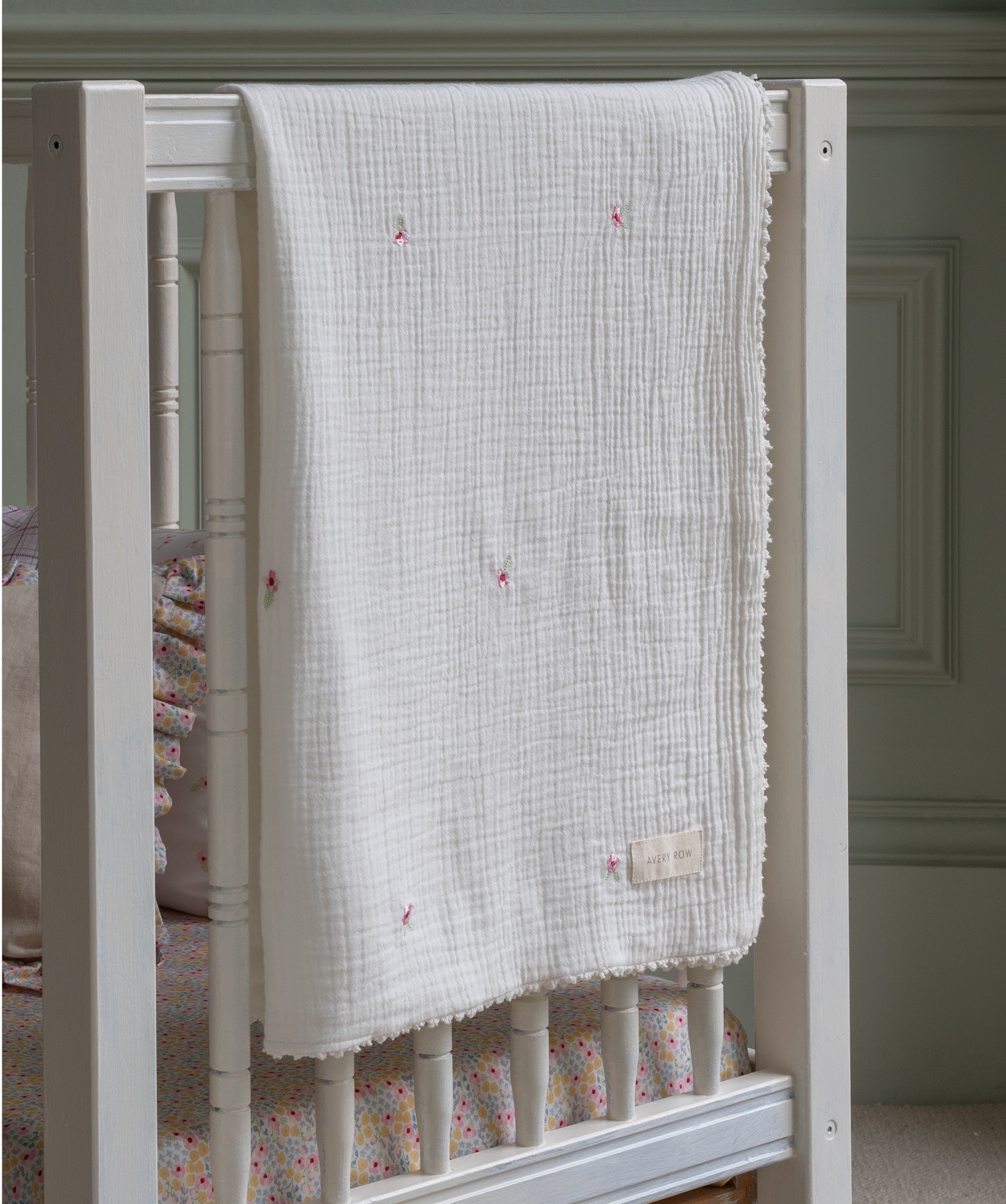 Embroidered Muslin Blanket Anemone