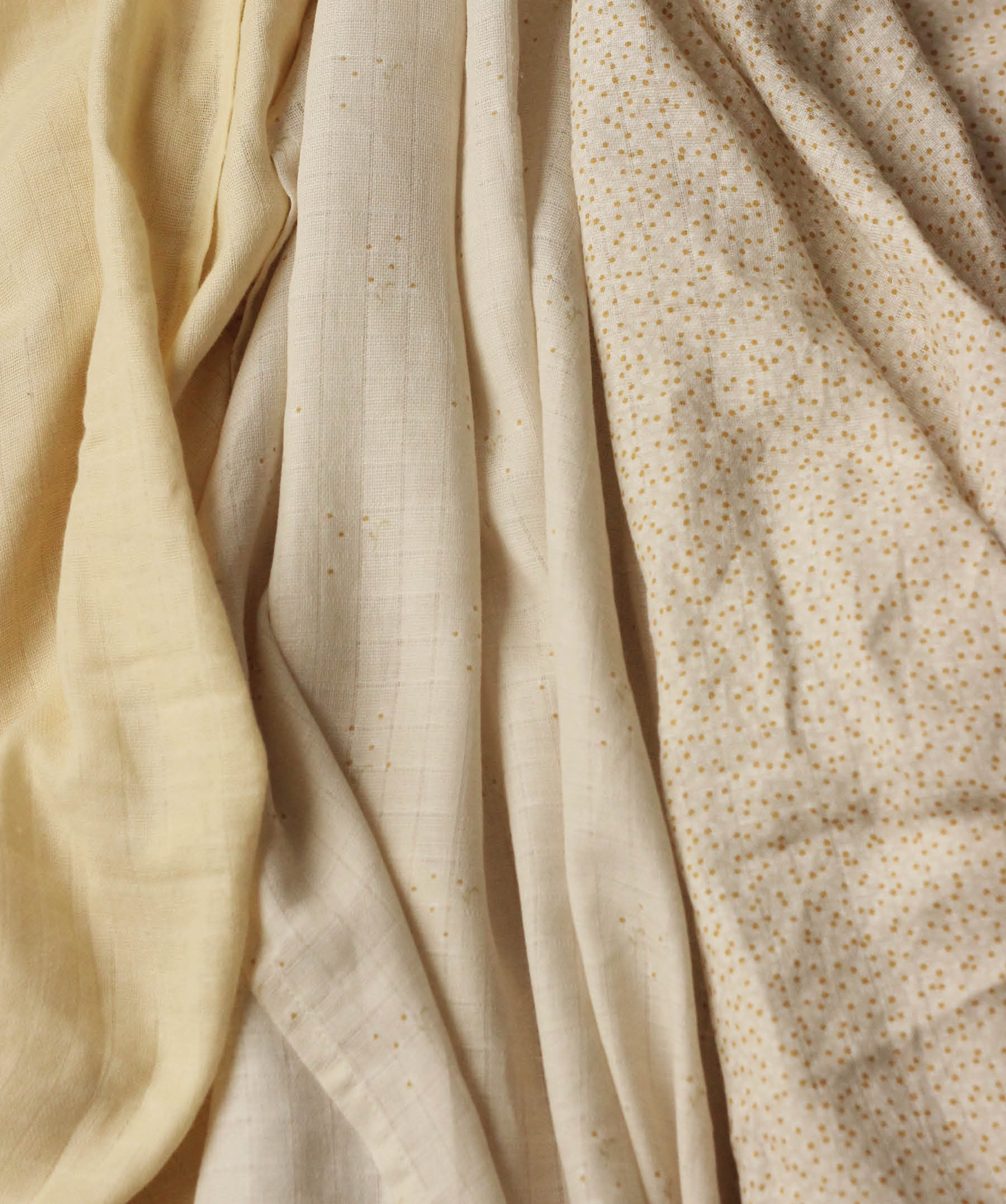 Avery Row Organic Baby Muslins, Set of 3 - Wild Chamomile