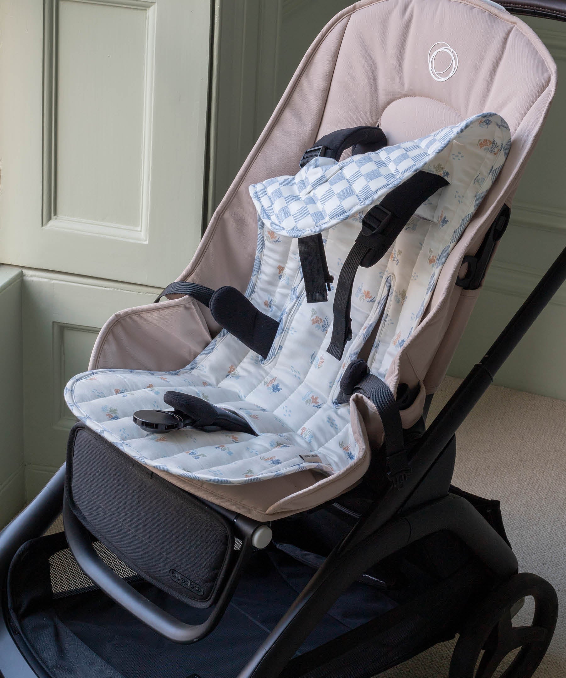 Pram Liner Coastline Waves